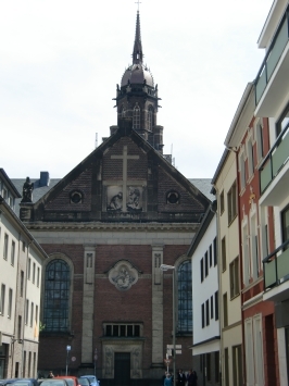 Krefeld : Dionysiusstraße, mit Blick auf die Kath. Hauptpfarrkirche St. Dionysius
